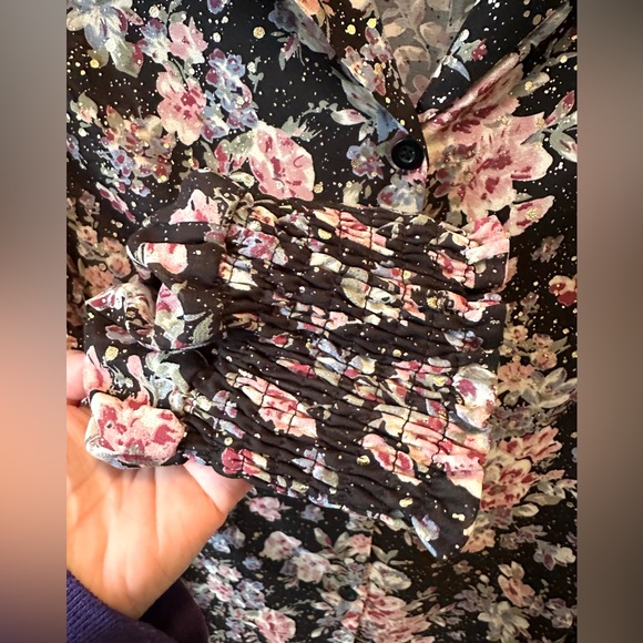 SHEIN Floral Blouse size Medium Vneck Button Up Collar Shirt LIKE NEW - Picture 7 of 10